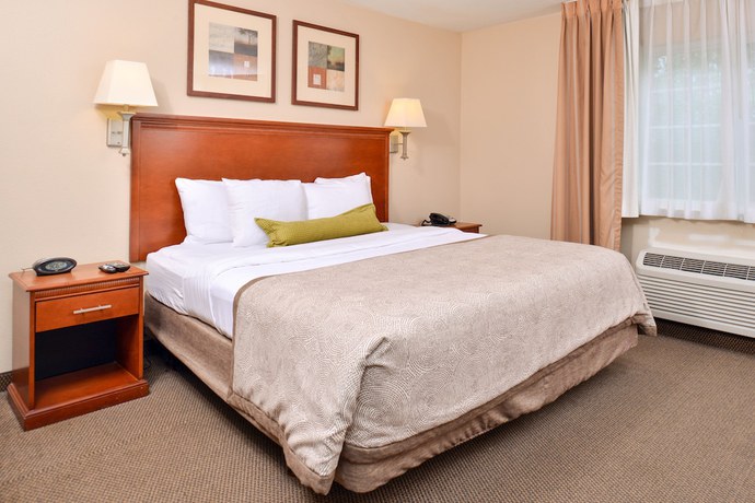 Imagen de la habitación del Hotel Candlewood Suites Lafayette - River Ranch, An Ihg. Foto 7