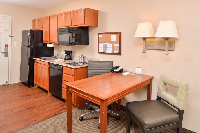 Imagen de la habitación del Hotel Candlewood Suites Lafayette - River Ranch, An Ihg. Foto 10