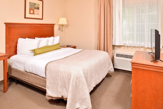 Imagen de la habitación del Hotel Candlewood Suites Lafayette - River Ranch, An Ihg. Foto 13