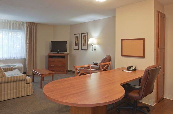 Imagen de la habitación del Hotel Candlewood Suites Lafayette - River Ranch, An Ihg. Foto 16
