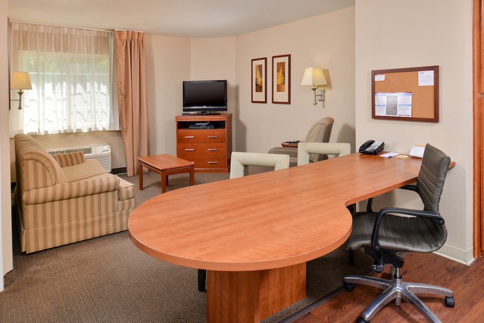 Imagen de la habitación del Hotel Candlewood Suites Lafayette - River Ranch, An Ihg. Foto 17