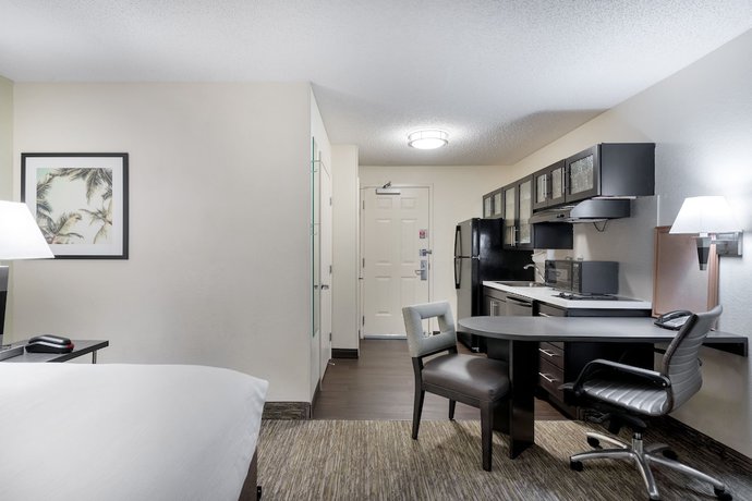 Imagen de la habitación del Hotel Candlewood Suites Lake Mary, an IHG Hotel. Foto 6