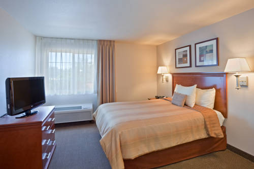 Imagen de la habitación del Hotel Candlewood Suites Lakewood. Foto 2