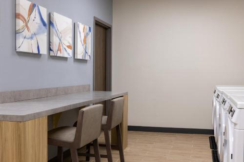 Imagen general del Hotel Candlewood Suites Lawrenceville - Princeton, an IHG. Foto 8