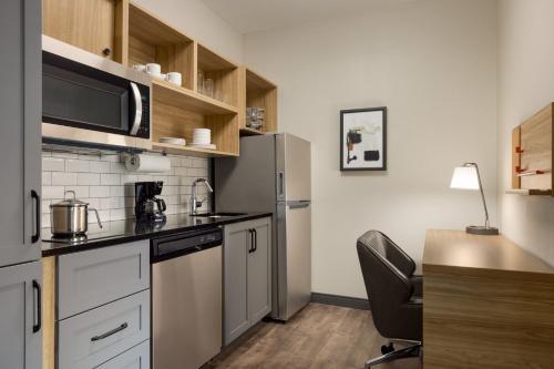 Imagen de la habitación del Hotel Candlewood Suites Lawrenceville - Princeton, an IHG. Foto 17