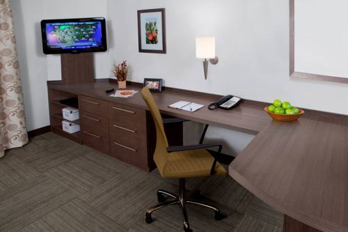 Imagen de la habitación del Hotel Candlewood Suites Lenexa - Overland Park Area, An Ihg. Foto 1