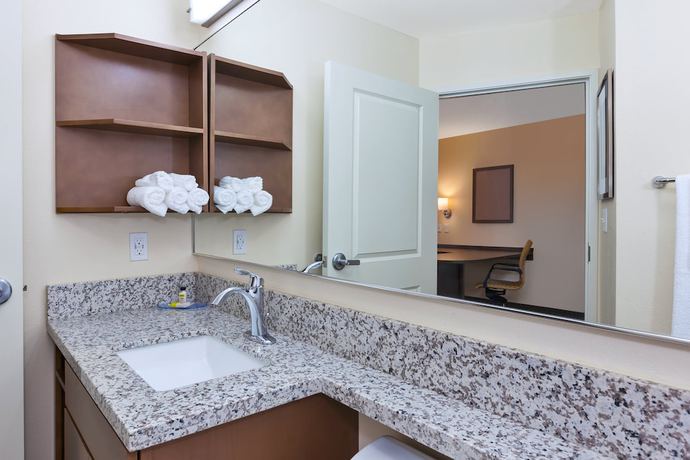 Imagen de la habitación del Hotel Candlewood Suites Louisville - Ne Downtown Area, An Ihg. Foto 6