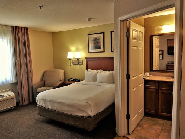 Imagen de la habitación del Hotel Candlewood Suites Macon, an IHG. Foto 4