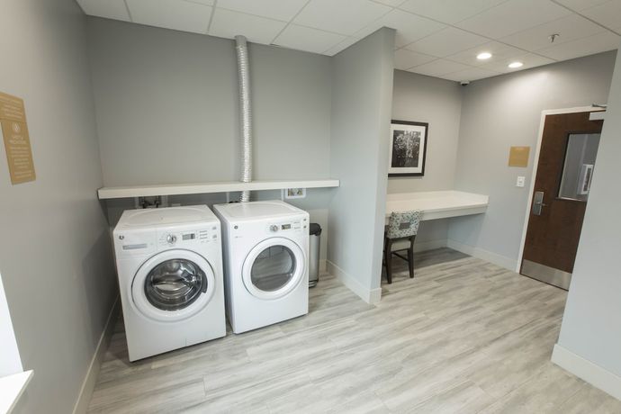 Imagen general del Hotel Candlewood Suites McDonough, an IHG. Foto 2