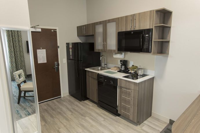 Imagen de la habitación del Hotel Candlewood Suites McDonough, an IHG. Foto 14