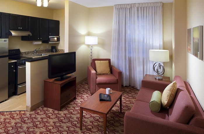 Imagen de los interiores del Hotel Candlewood Suites Miami - Doral by IHG. Foto 9