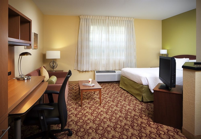 Imagen de la habitación del Hotel Candlewood Suites Miami - Doral by IHG. Foto 6