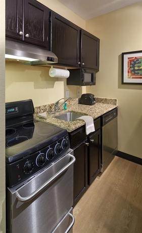 Imagen de la habitación del Hotel Candlewood Suites Miami - Doral by IHG. Foto 7