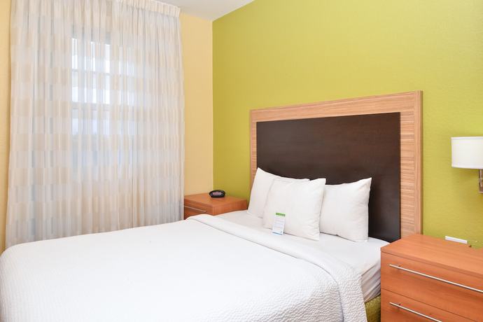 Imagen de la habitación del Hotel Candlewood Suites Miami - Doral by IHG. Foto 10