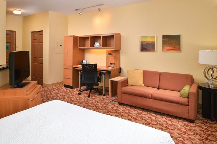 Imagen de la habitación del Hotel Candlewood Suites Miami - Doral by IHG. Foto 11