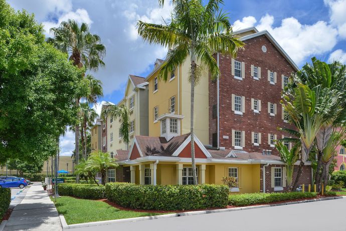 Imagen general del Hotel Candlewood Suites Miami - Doral by IHG. Foto 1