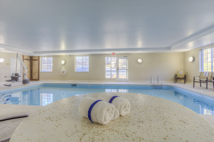Imagen de la piscina del Hotel Candlewood Suites Mooresville. Foto 14
