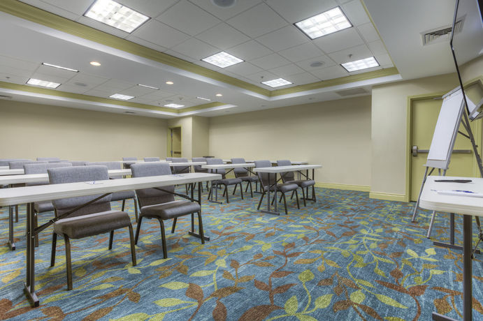 Imagen de los interiores del Hotel Candlewood Suites Mooresville. Foto 9