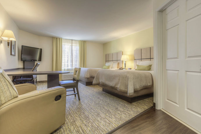 Imagen de la piscina del Hotel Candlewood Suites Mooresville. Foto 16
