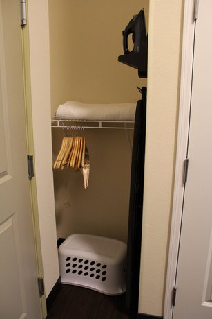 Imagen de la habitación del Hotel Candlewood Suites Morgantown-univ West Virginia, An Ihg. Foto 10