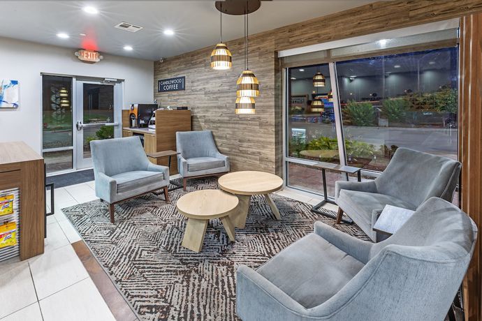 Imagen del bar/restaurante del Hotel Candlewood Suites Muskogee, An Ihg. Foto 5