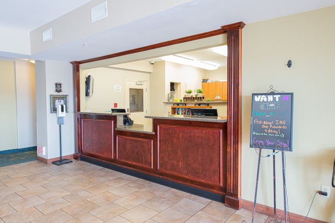 Imagen de los interiores del Hotel Candlewood Suites New Iberia, An Ihg. Foto 18