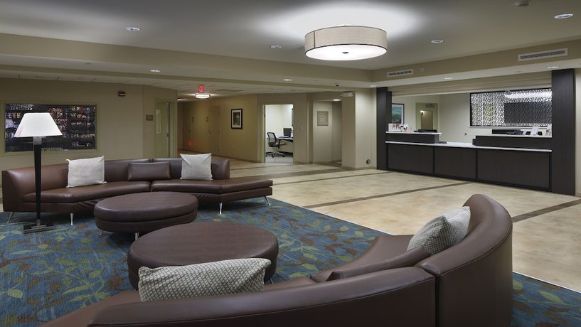 Imagen de los interiores del Hotel Candlewood Suites Newark South - University Area, an IHG. Foto 11