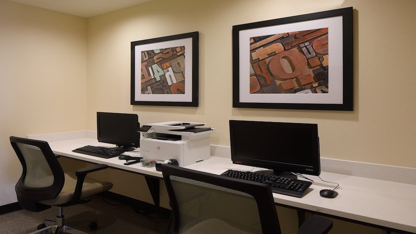 Imagen de los interiores del Hotel Candlewood Suites Newark South - University Area, an IHG. Foto 12