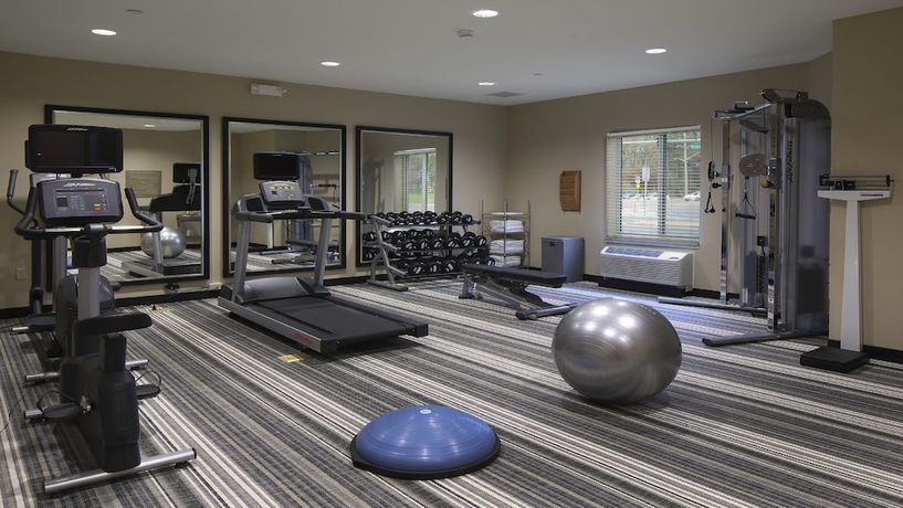 Imagen de los interiores del Hotel Candlewood Suites Newark South - University Area, an IHG. Foto 17