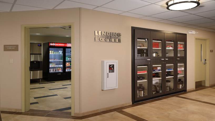 Imagen de los interiores del Hotel Candlewood Suites Newark South - University Area, an IHG. Foto 18