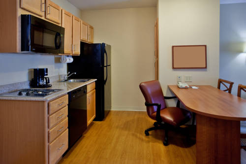 Imagen de la habitación del Hotel Candlewood Suites Norfolk Airport, An Ihg. Foto 4