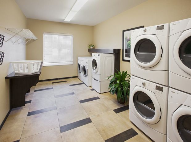 Imagen general del Hotel Candlewood Suites Oklahoma City - Bricktown, an IHG. Foto 1