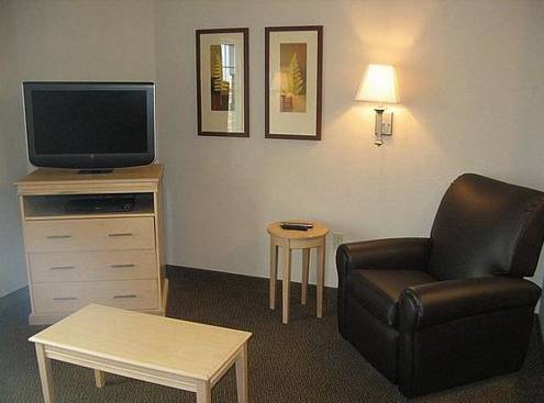 Imagen de la habitación del Hotel Candlewood Suites Olathe, An Ihg. Foto 3