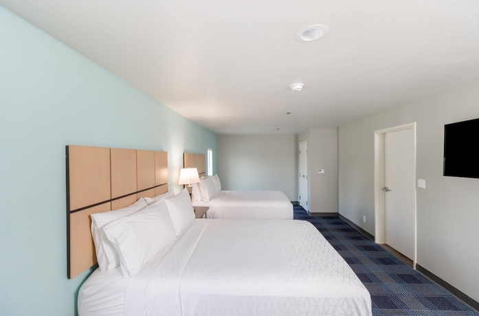 Imagen de la habitación del Hotel Candlewood Suites Ontario - Convention Center , an IHG. Foto 3