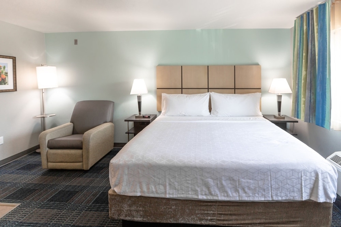 Imagen de la habitación del Hotel Candlewood Suites Ontario - Convention Center , an IHG. Foto 4