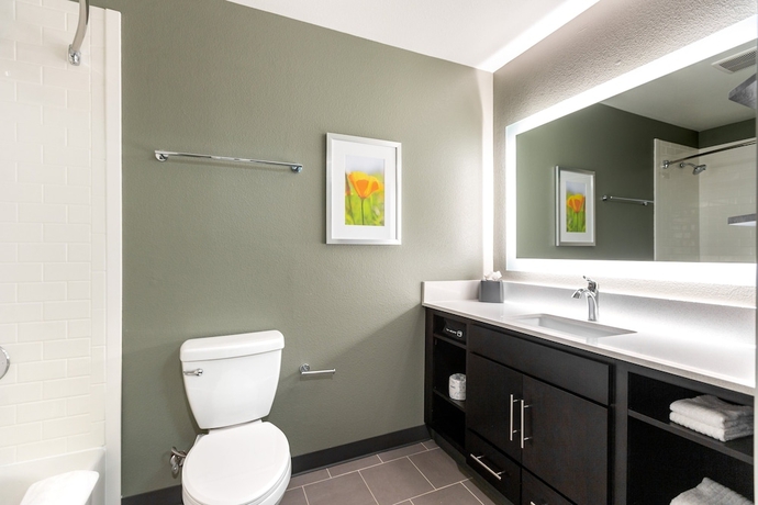 Imagen de la habitación del Hotel Candlewood Suites Ontario - Convention Center , an IHG. Foto 18