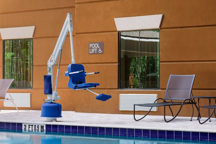 Imagen de la piscina del Hotel Candlewood Suites Orlando - Lake Buena Vista, an IHG. Foto 20