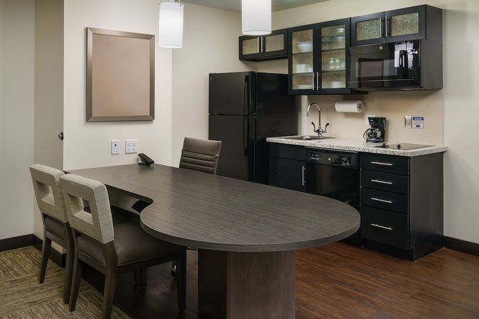 Imagen de la habitación del Hotel Candlewood Suites Orlando - Lake Buena Vista, an IHG. Foto 12