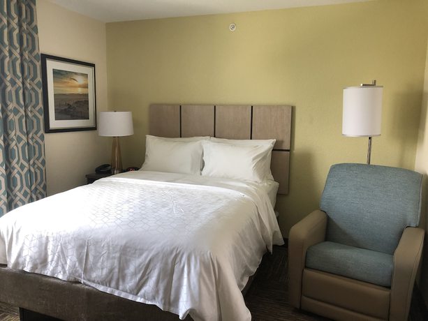 Imagen de la habitación del Hotel Candlewood Suites Panama City Beach Pier, an IHG. Foto 13
