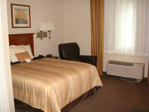 Imagen de la habitación del Hotel Candlewood Suites Pittsburgh-cranberry. Foto 7