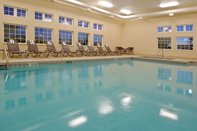 Imagen de la piscina del Hotel Candlewood Suites Polaris, An Ihg. Foto 20