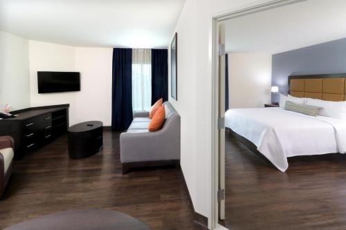 Imagen de la habitación del Hotel Candlewood Suites Queretaro Juriquilla, An Ihg. Foto 10