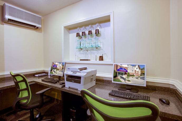 Imagen de los interiores del Hotel Candlewood Suites Raleigh Crabtree, An Ihg. Foto 11