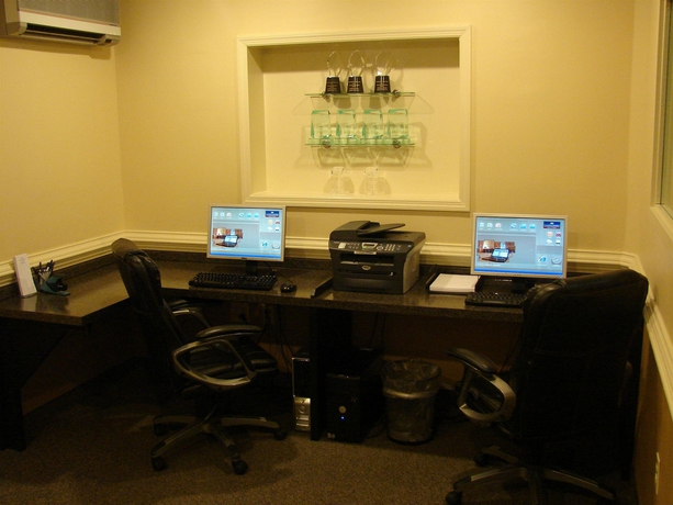 Imagen de los interiores del Hotel Candlewood Suites Raleigh Crabtree, An Ihg. Foto 14