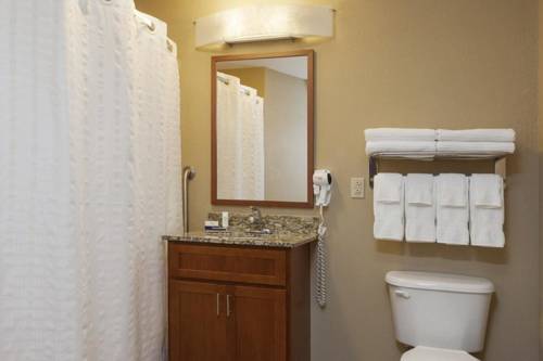 Imagen de la habitación del Hotel Candlewood Suites Reading. Foto 14