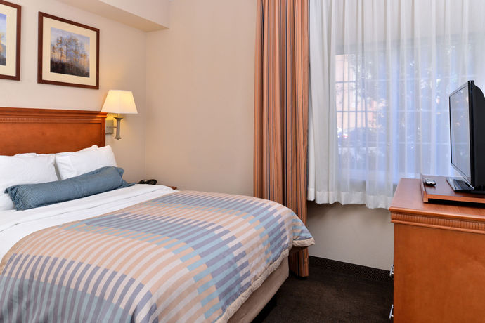 Imagen de los interiores del Hotel Candlewood Suites Richmond North Glen Allen, An Ihg. Foto 14