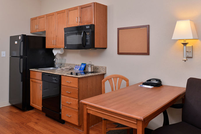 Imagen de los interiores del Hotel Candlewood Suites Richmond North Glen Allen, An Ihg. Foto 15