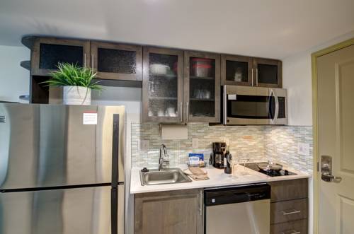 Imagen de la habitación del Hotel Candlewood Suites Richmond - West Broad, An Ihg. Foto 2