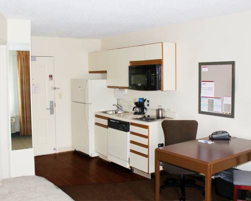 Imagen de la habitación del Hotel Candlewood Suites Richmond West End Short Pump. Foto 6