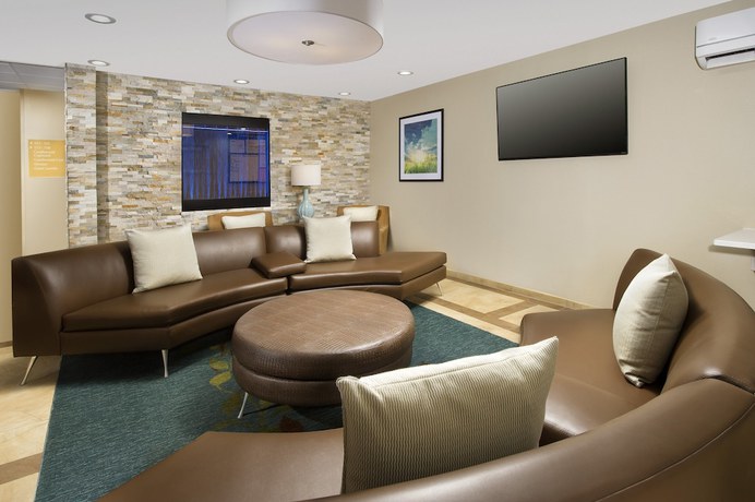 Imagen de los interiores del Hotel Candlewood Suites Richmond-South, an IHG. Foto 14